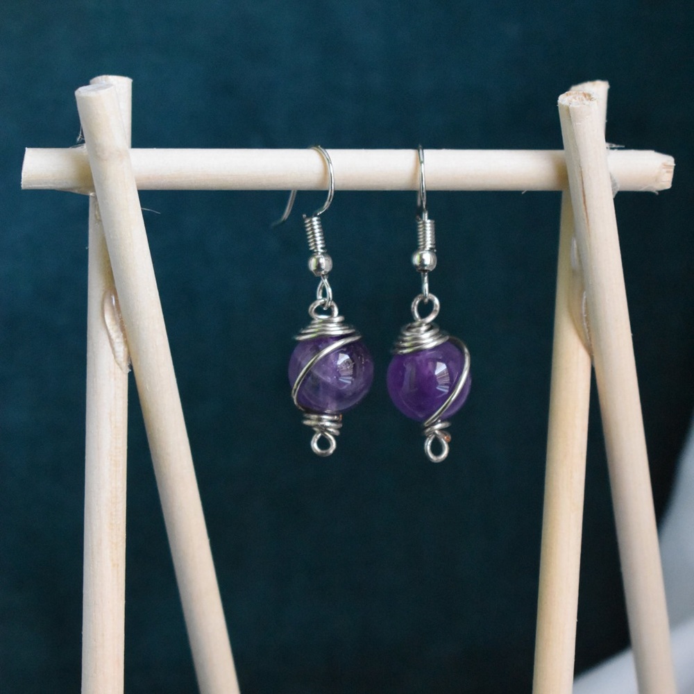 Handcrafted amethyst earring - Picture 2 of 2